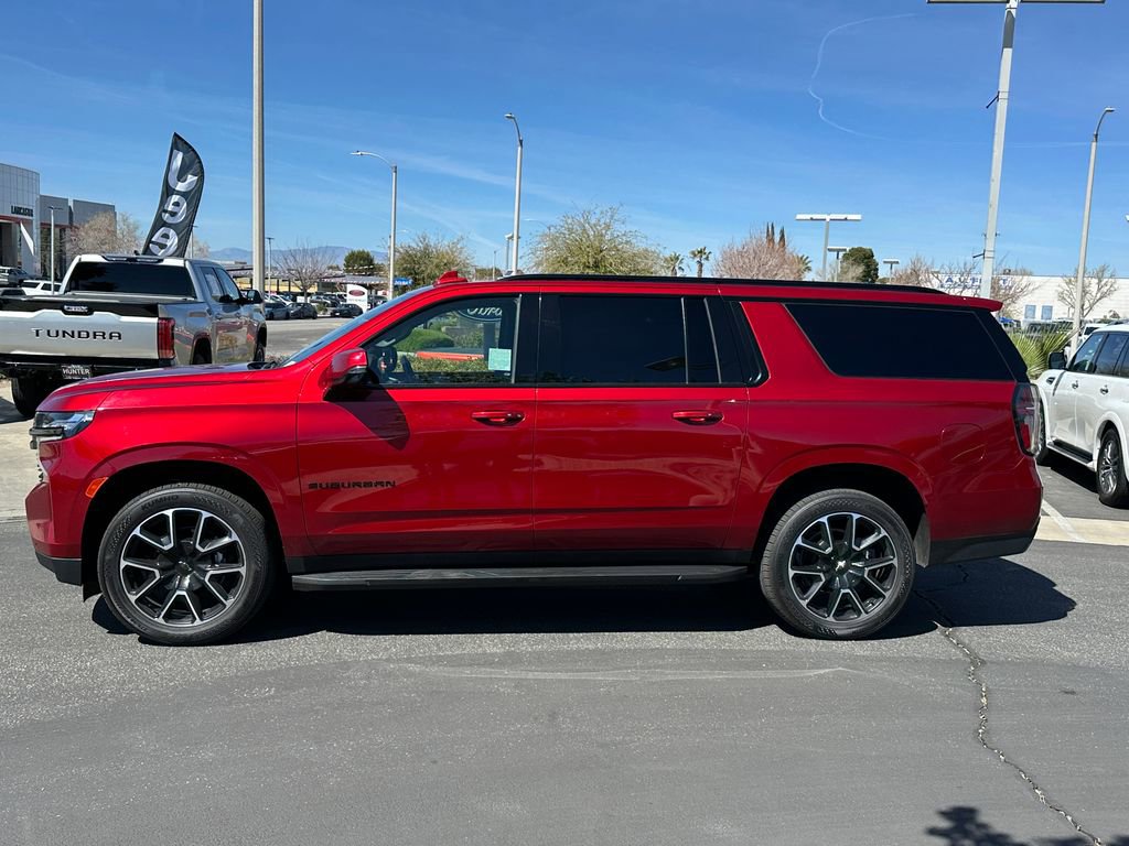 Used 2021 Chevrolet Suburban RST w/ Luxury Package image 3