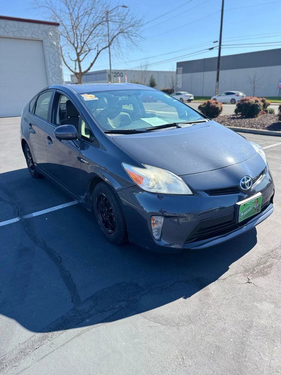 Used 2014 Toyota Prius Two image 1