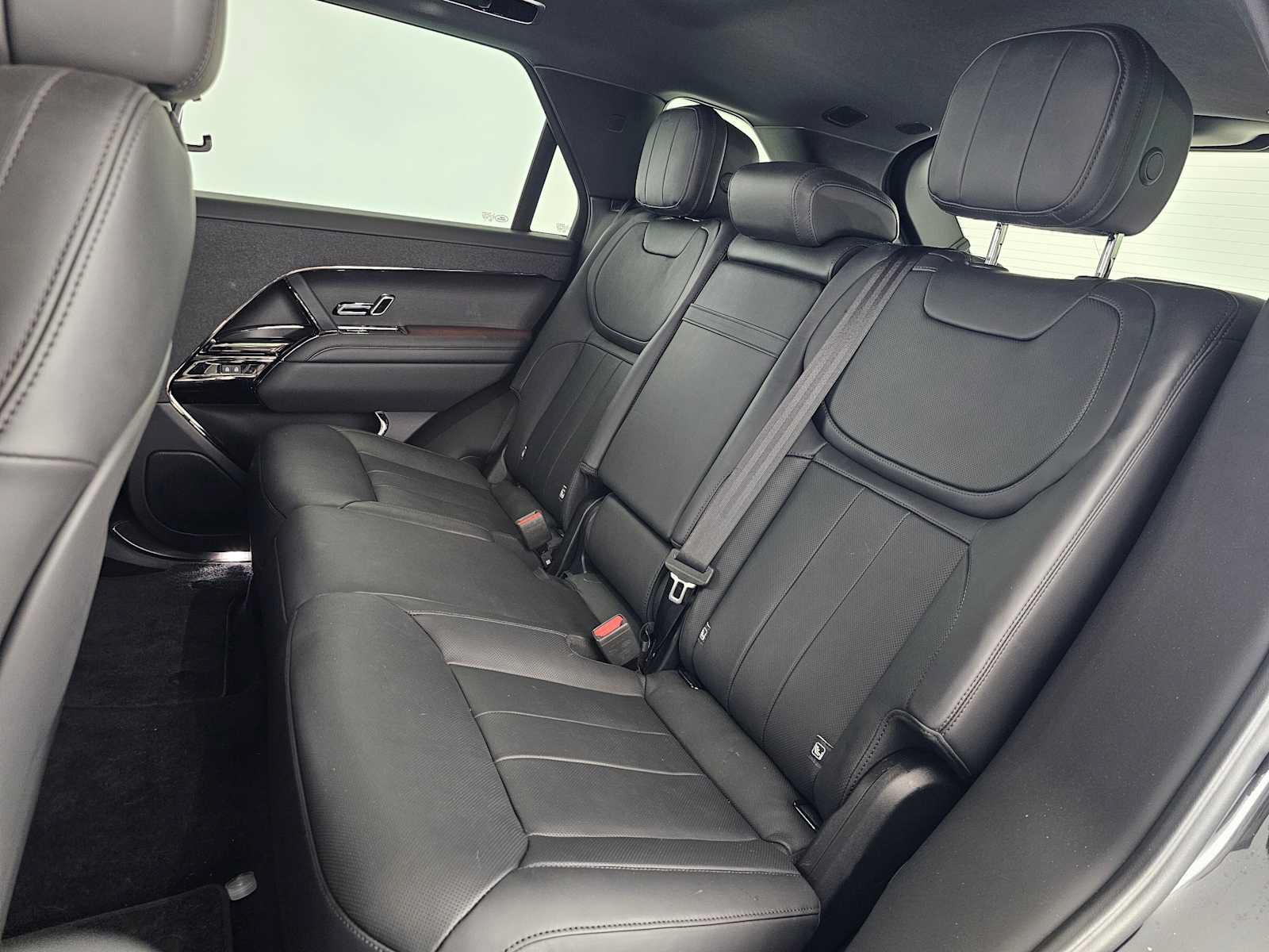 Used 2023 Land Rover Range Rover Sport SE AWD/4WD image 17