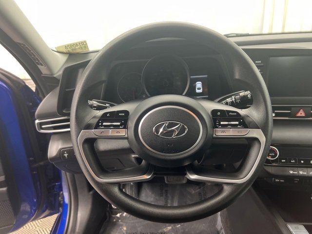 Used 2023 Hyundai Elantra SEL image 16