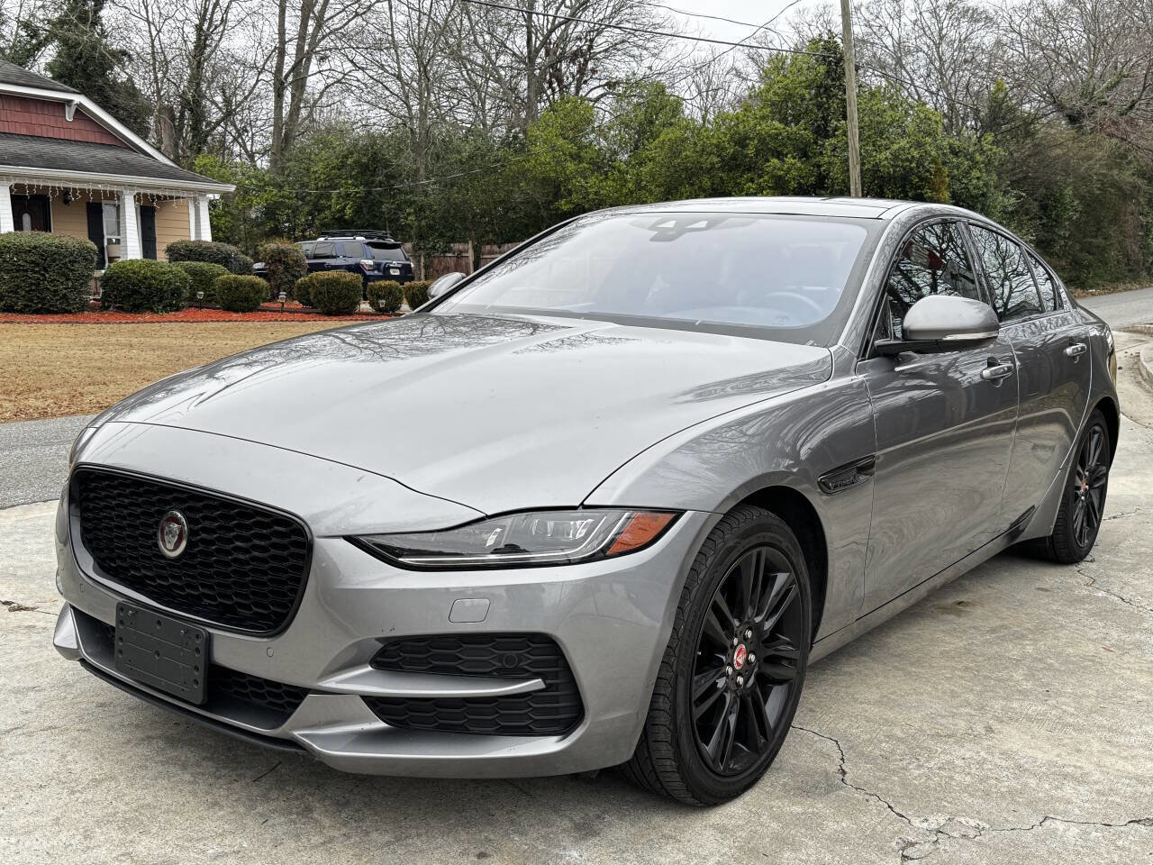 Used 2020 Jaguar XE S image 6
