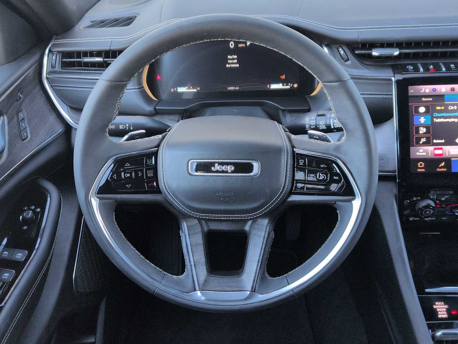 Used 2024 Jeep Grand Cherokee Overland w/ Luxury Tech Group IV image 24