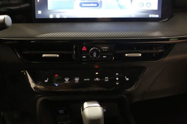 New 2026 Nissan Kicks SR w/ Cold Weather Package image 13