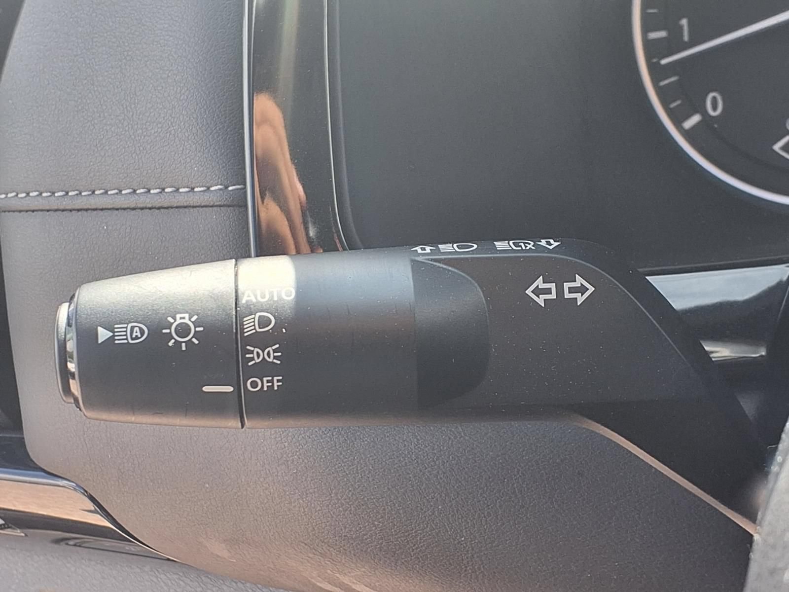 Used 2025 Nissan Pathfinder SV FWD image 13