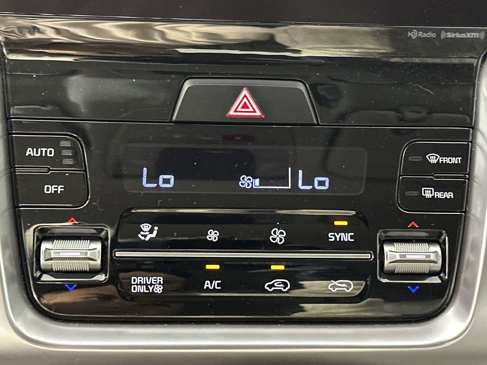 Used 2022 Kia Sorento EX image 19