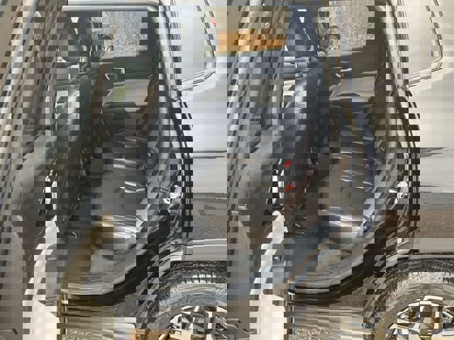 Used 2025 Jeep Compass Limited image 17