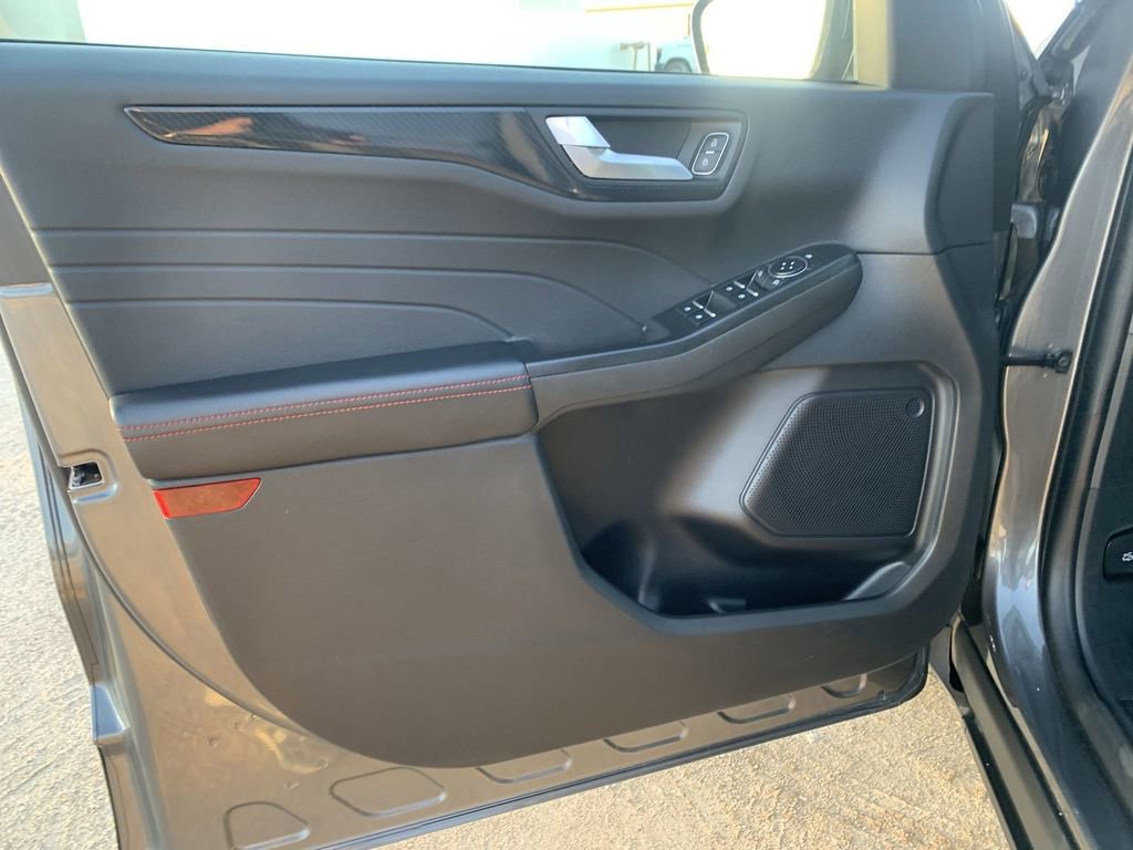 Used 2025 Ford Escape ST-Line image 20