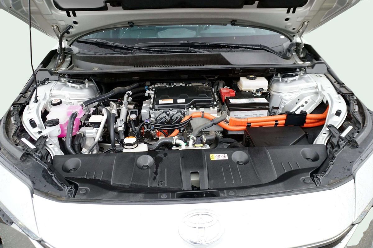 Used 2024 Toyota bZ4X XLE w/ Weather Package FWD image 12
