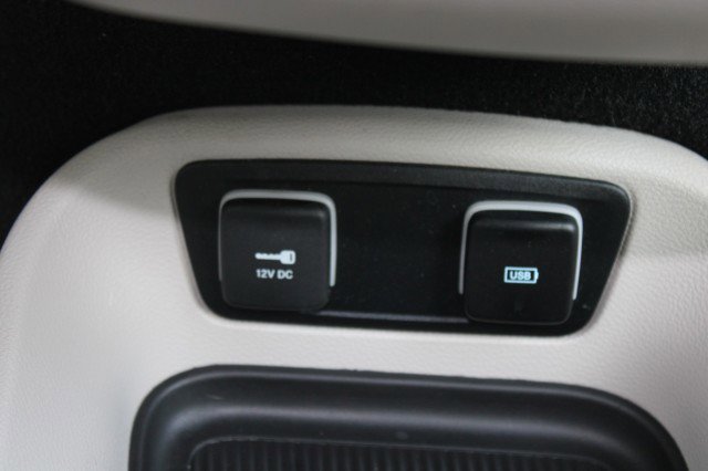 Used 2017 Chrysler Pacifica Platinum FWD image 17
