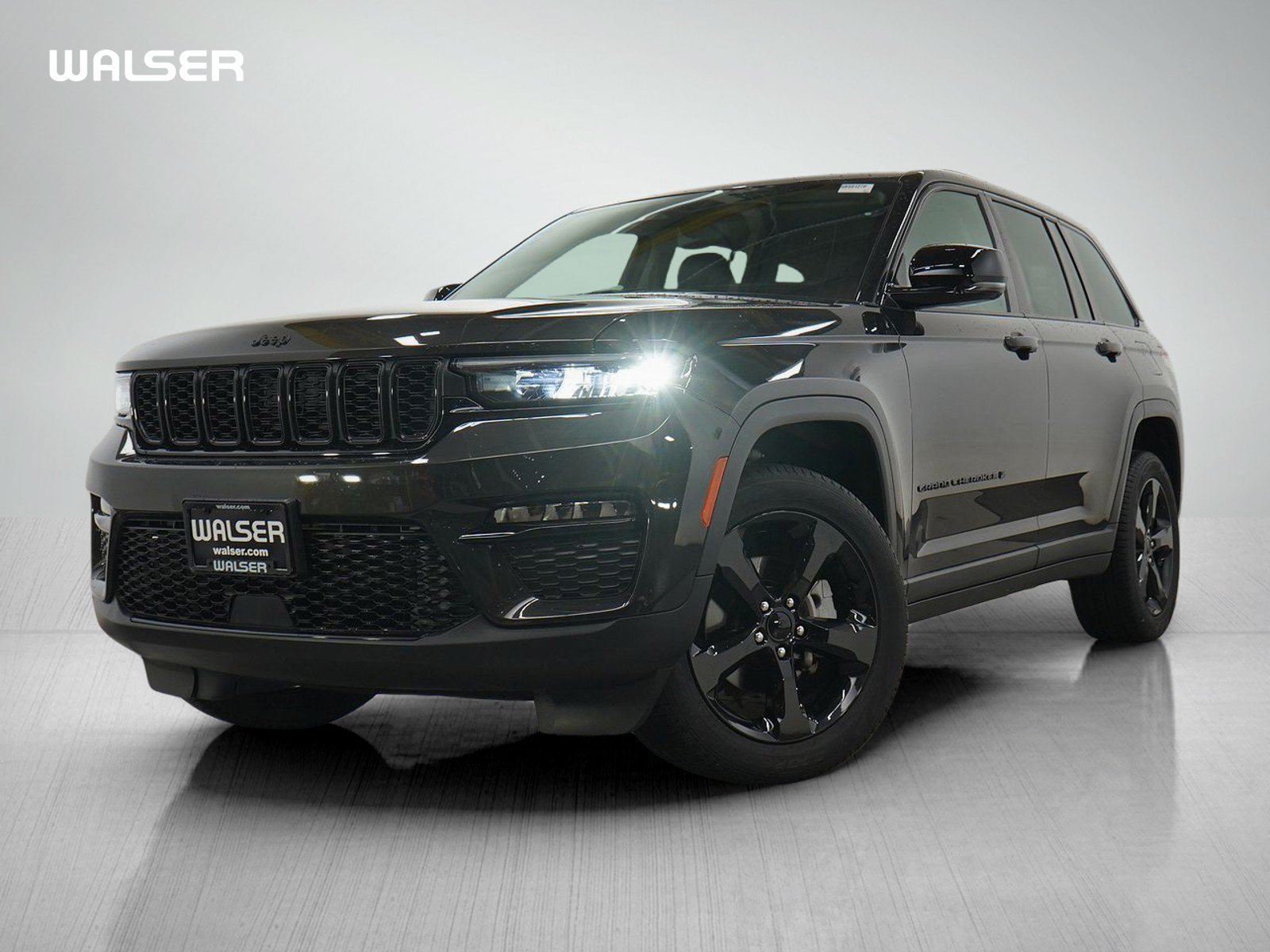 Used 2024 Jeep Grand Cherokee Limited w/ Black Appearance Package