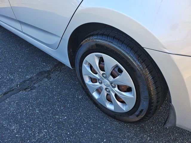 Used 2016 Hyundai Accent SE w/ Option Group 02 image 18
