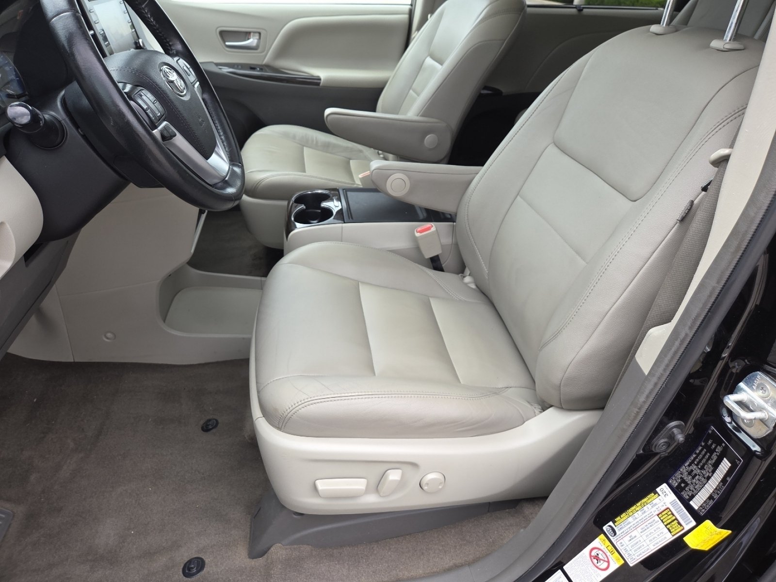 Used 2019 Toyota Sienna XLE w/ XLE Navigation Package AWD/4WD image 24