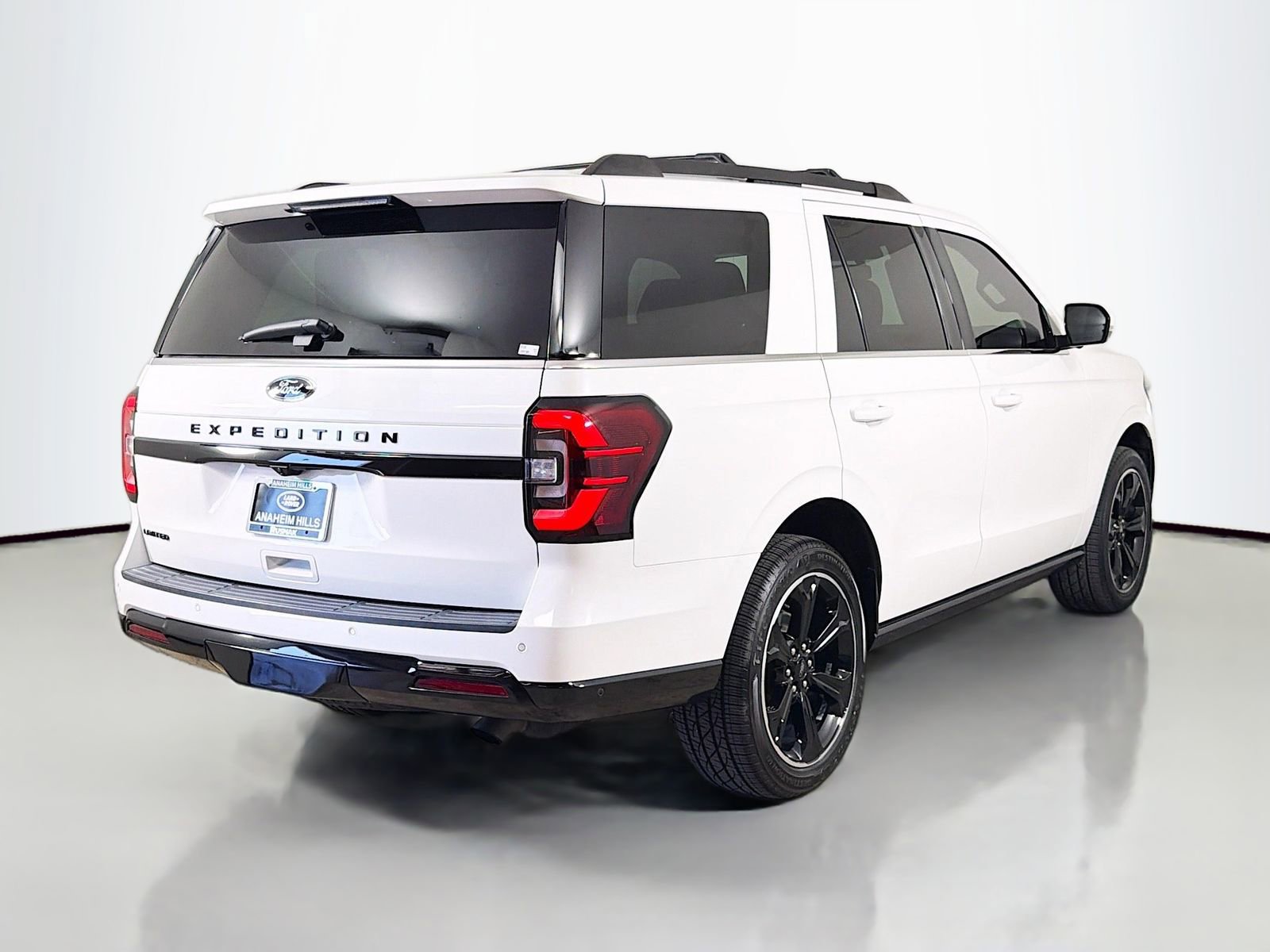 Used 2022 Ford Expedition Limited RWD image 5