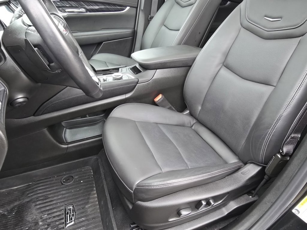 Used 2024 Cadillac XT6 Premium Luxury w/ LPO, Floor Liner Package image 23