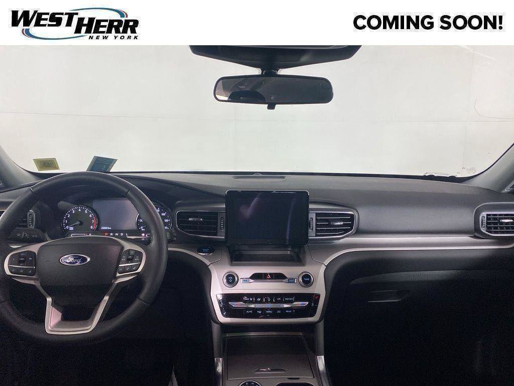Used 2024 Ford Explorer XLT w/ Equipment Group 202A AWD/4WD image 49