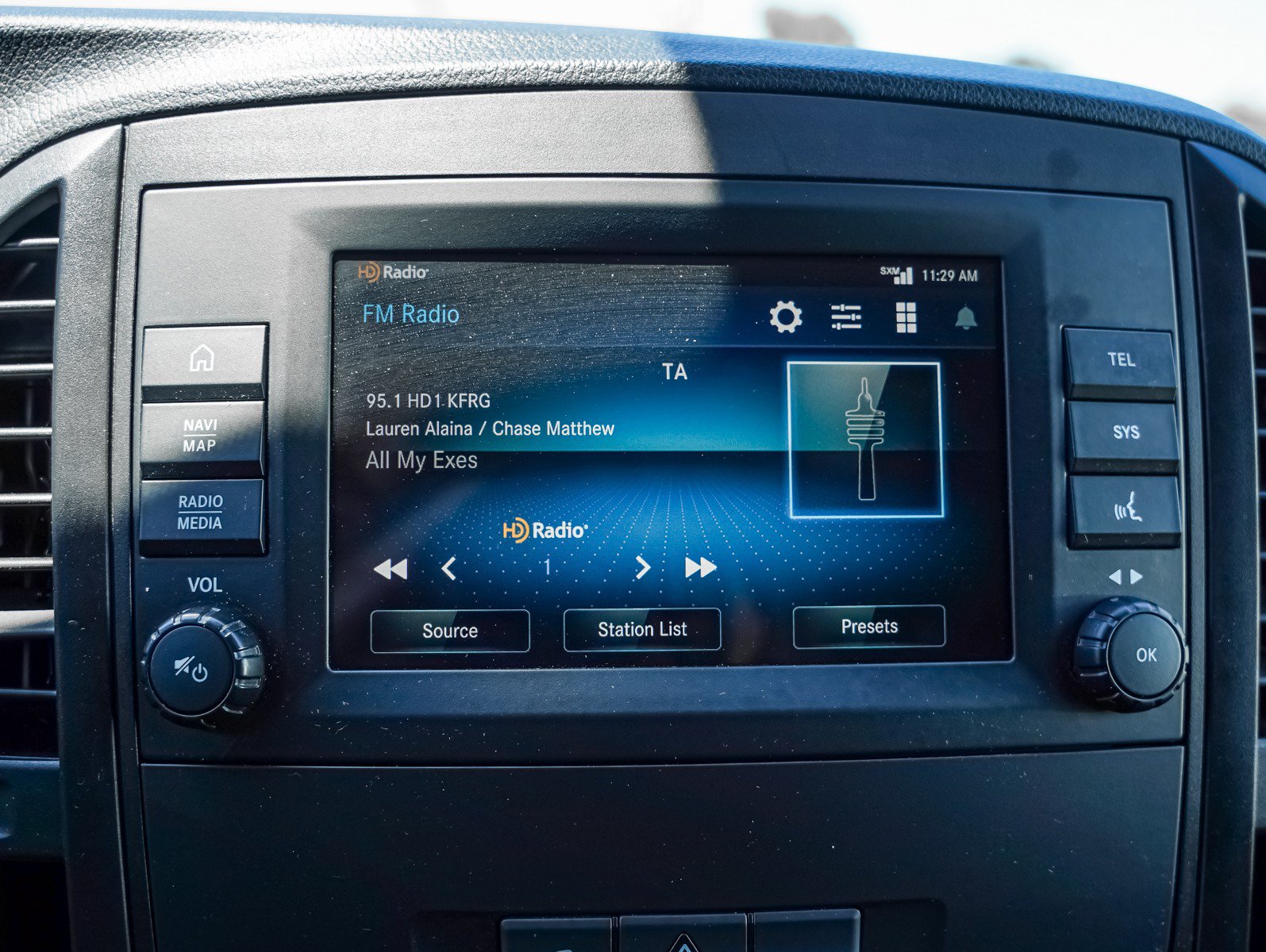 Used 2022 Mercedes-Benz Metris image 16