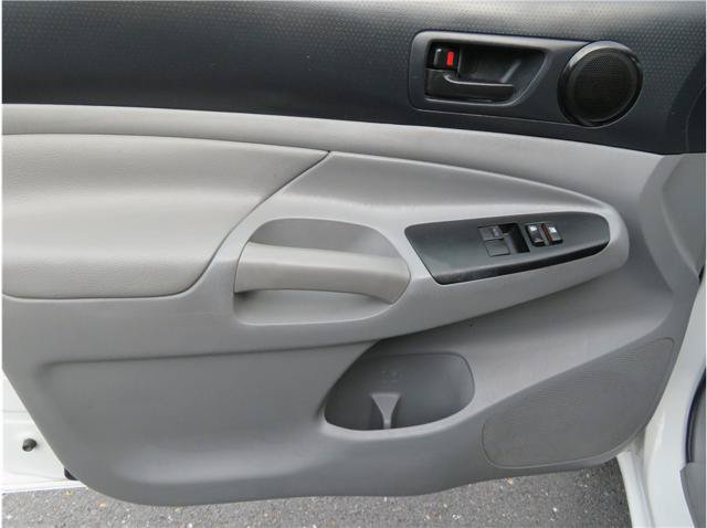 Used 2015 Toyota Tacoma 2WD Access Cab image 11