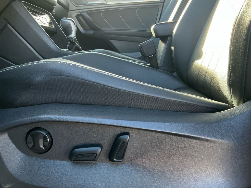Used 2023 Volkswagen Tiguan SE image 24