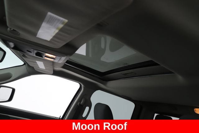 Used 2019 RAM 1500 Classic SLT w/ Black Appearance Group AWD/4WD image 18