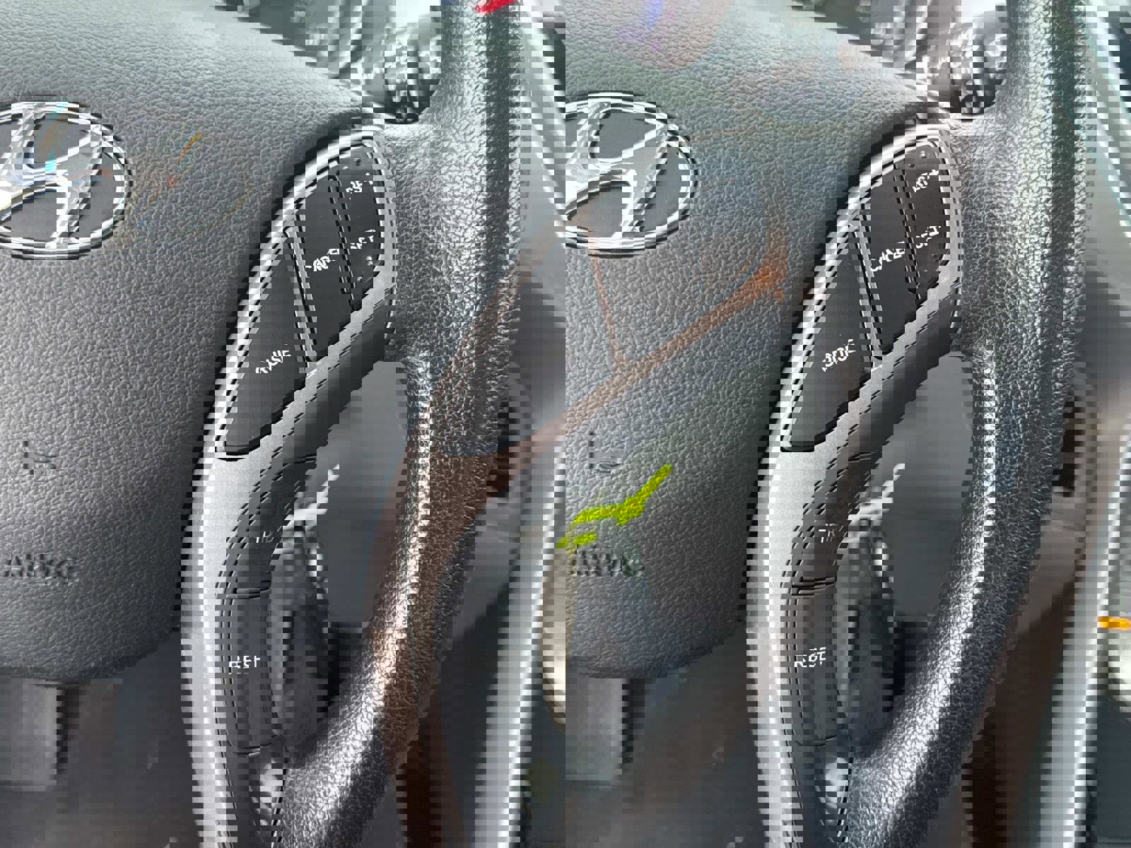 Used 2013 Hyundai Elantra GLS w/ Preferred Pkg image 26