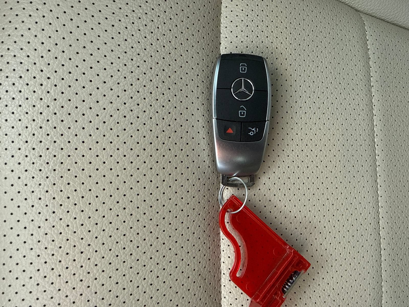 Used 2020 Mercedes-Benz GLC 300 4MATIC Coupe w/ Parking Assistance Package image 52