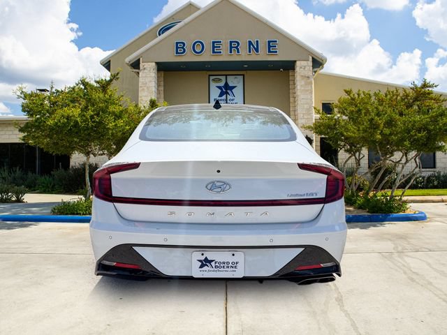 Used 2021 Hyundai Sonata Limited w/ Preferred Accessory Package FWD image 4