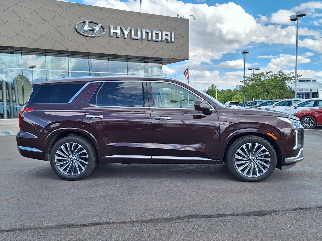 Certified 2023 Hyundai Palisade Calligraphy AWD/4WD image 2
