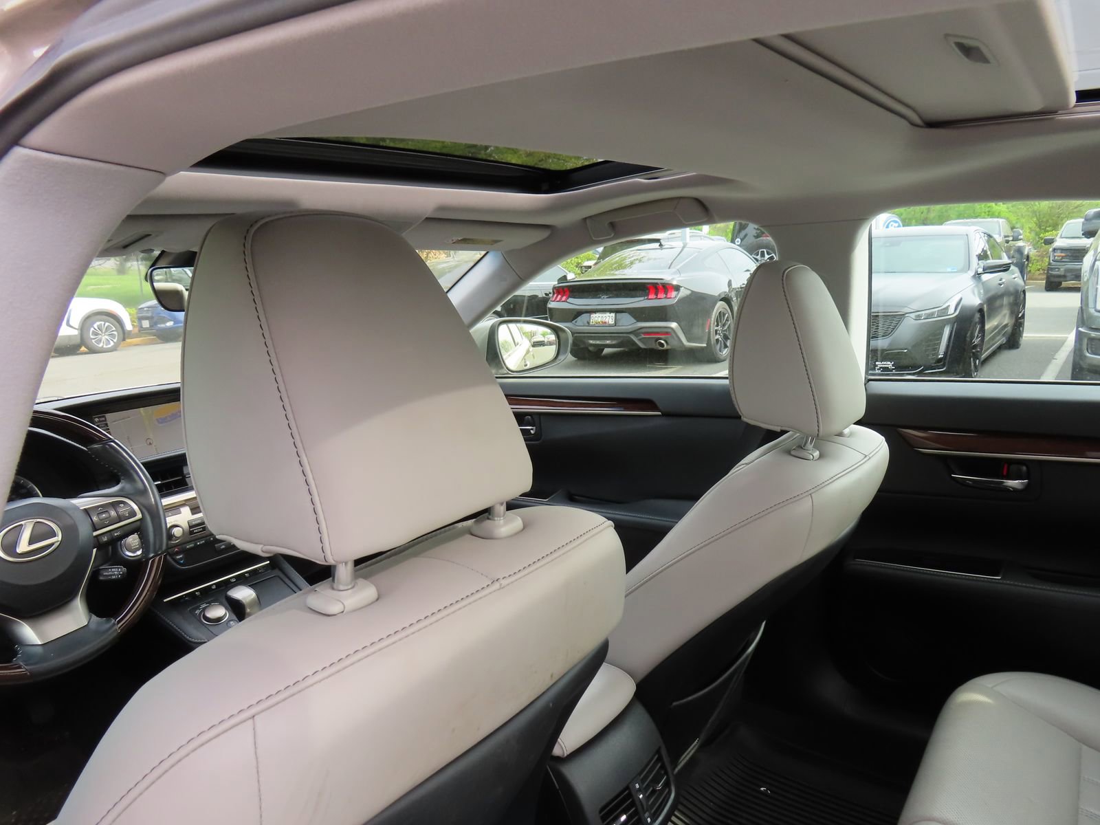 Used 2017 Lexus ES 350 w/ Luxury Package image 33