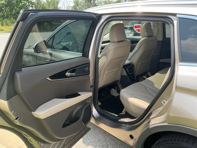 Used 2021 Lincoln Nautilus Reserve AWD/4WD image 16
