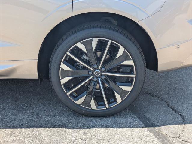 New 2026 Volvo XC60 B5 Ultra w/ Protection Package Premier AWD/4WD image 6