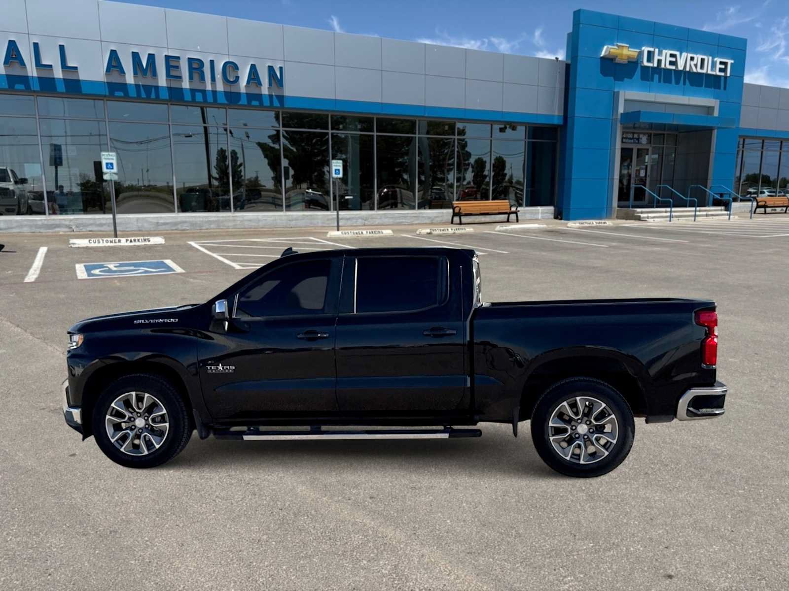 Used 2022 Chevrolet Silverado 1500 LT RWD image 5