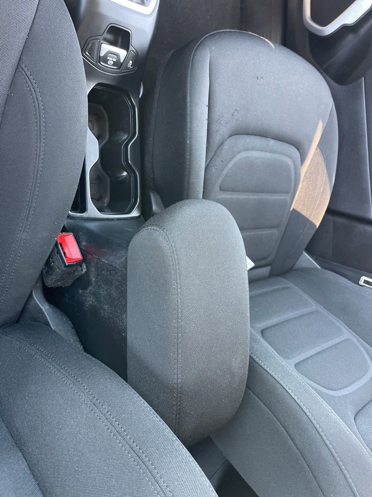 Used 2018 Jeep Renegade Latitude image 13