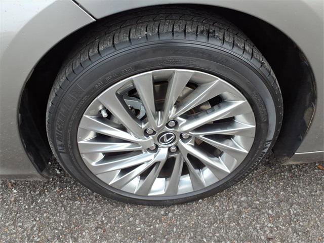 Certified 2019 Lexus ES 350 image 9