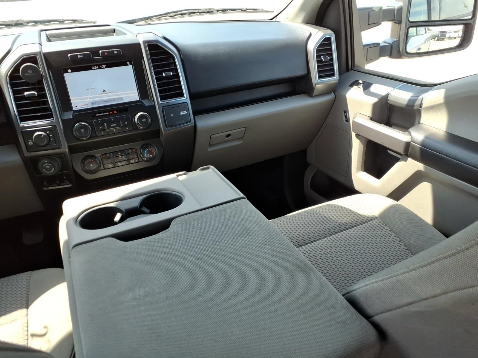 Used 2019 Ford F150 XLT w/ Equipment Group 302A Luxury AWD/4WD image 16