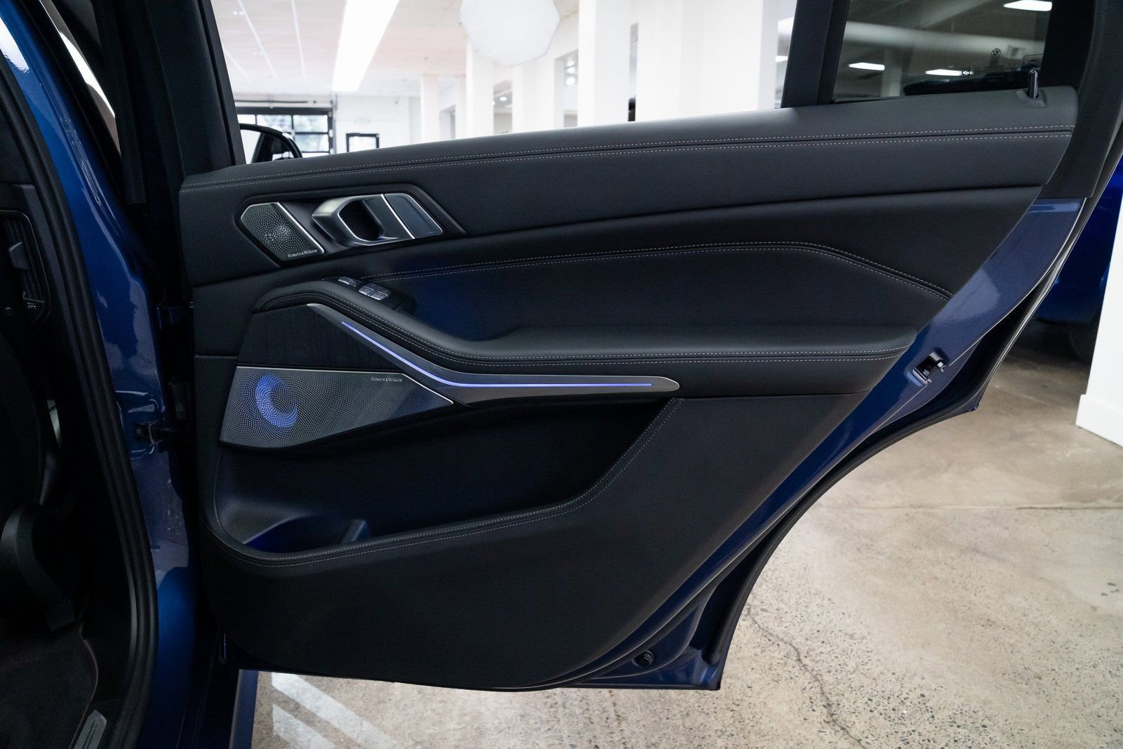 Used 2025 BMW ALPINA XB7 image 23