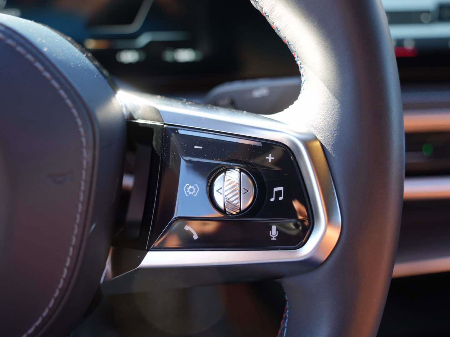 Certified 2024 BMW i7 M70 image 21