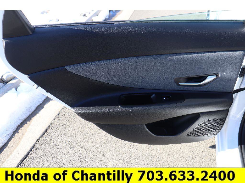 Used 2023 Hyundai Elantra Limited w/ Cargo Package image 26