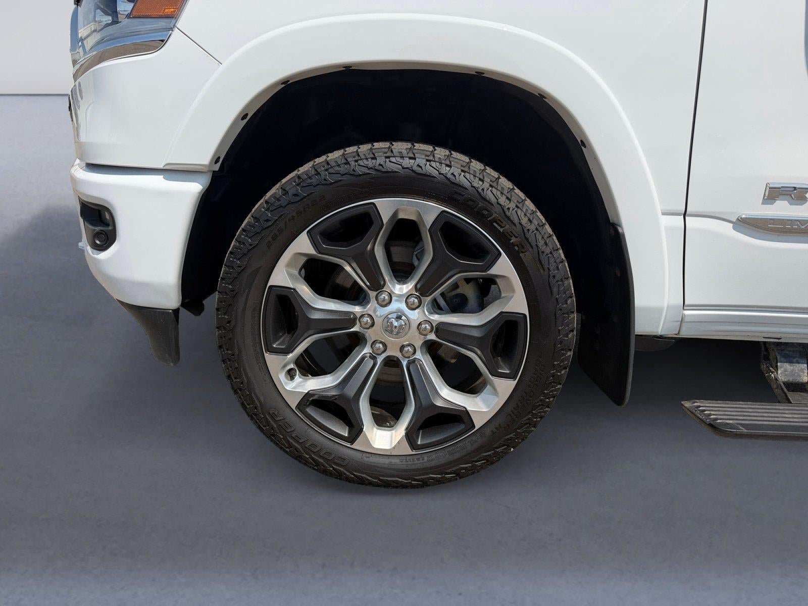 Used 2022 RAM 1500 Limited w/ Body-Colour Bumper Group AWD/4WD image 17