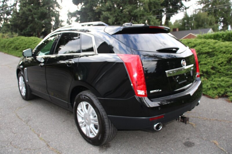 Used 2016 Cadillac SRX Luxury w/ Driver Awareness Package AWD/4WD image 4