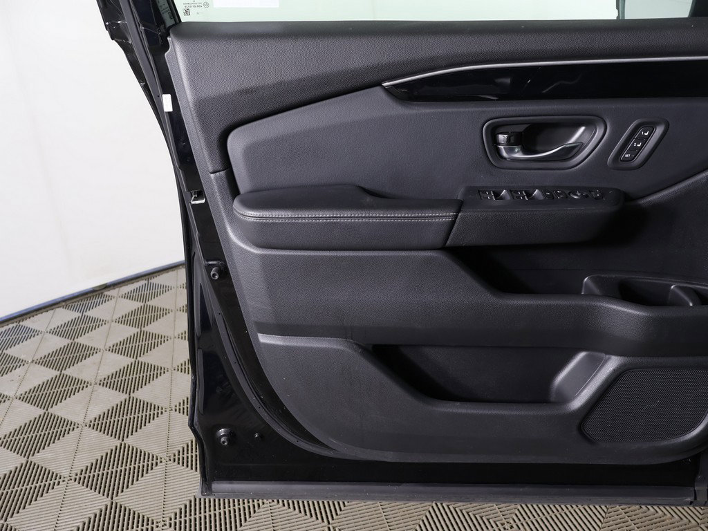 Used 2025 Honda Pilot EX-L image 20