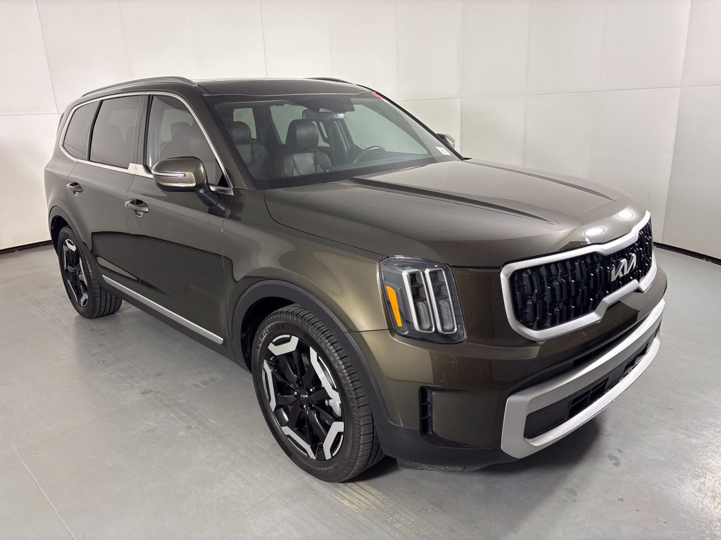 Used 2023 Kia Telluride EX AWD/4WD image 2