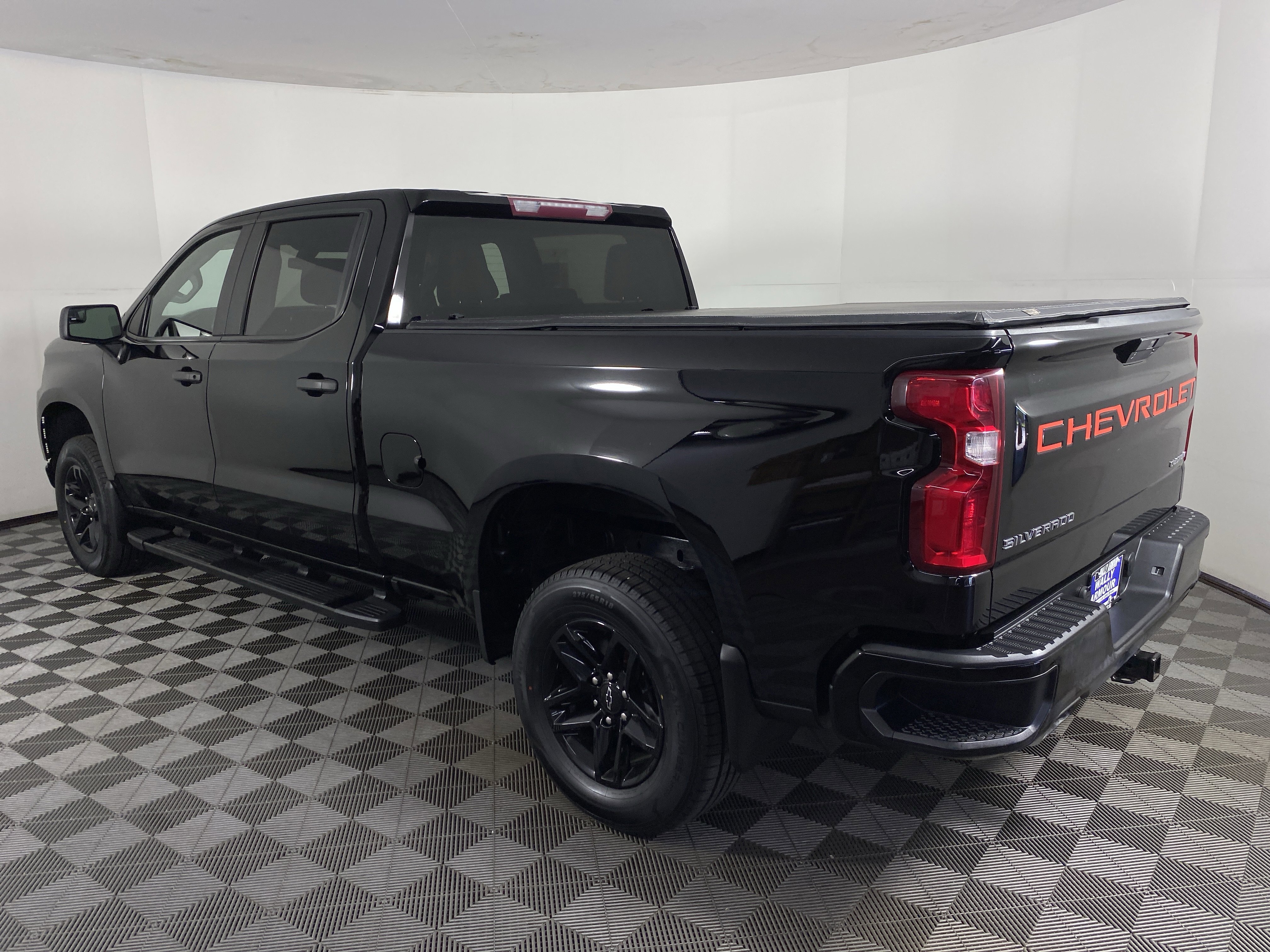 Used 2019 Chevrolet Silverado 1500 Custom Trail Boss w/ Custom Convenience Package AWD/4WD image 8