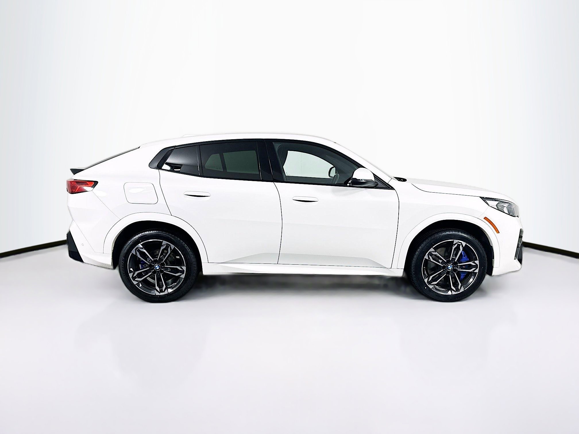 Used 2025 BMW X2 xDrive28i image 10