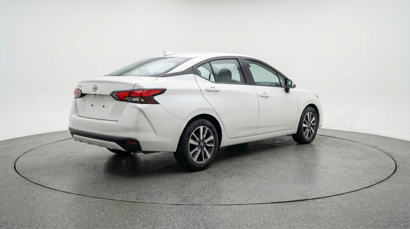 Used 2025 Nissan Versa SV FWD image 9