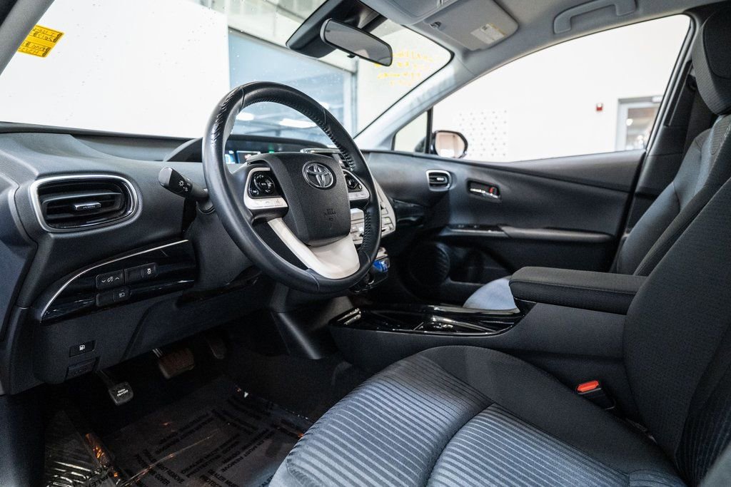 Used 2017 Toyota Prius Three image 12