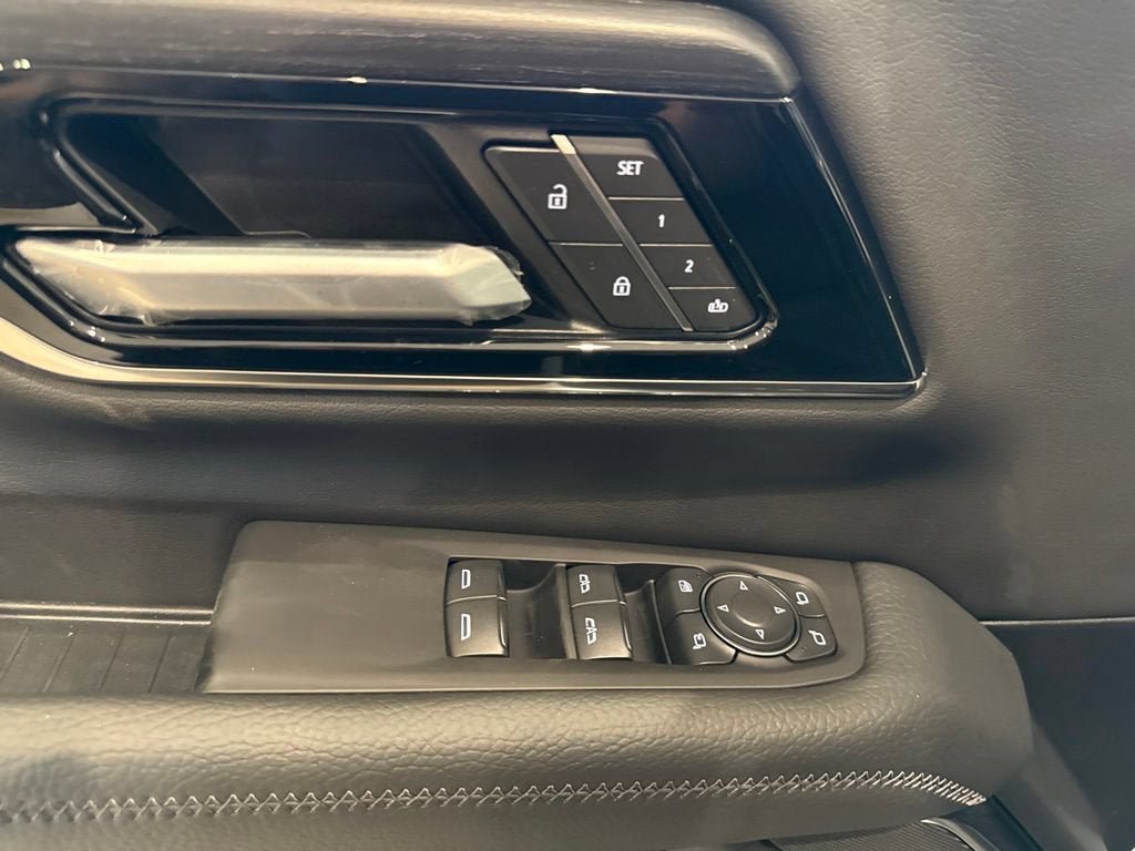 New 2026 GMC Yukon XL Denali w/ LPO, Floor Liner Package AWD/4WD image 24