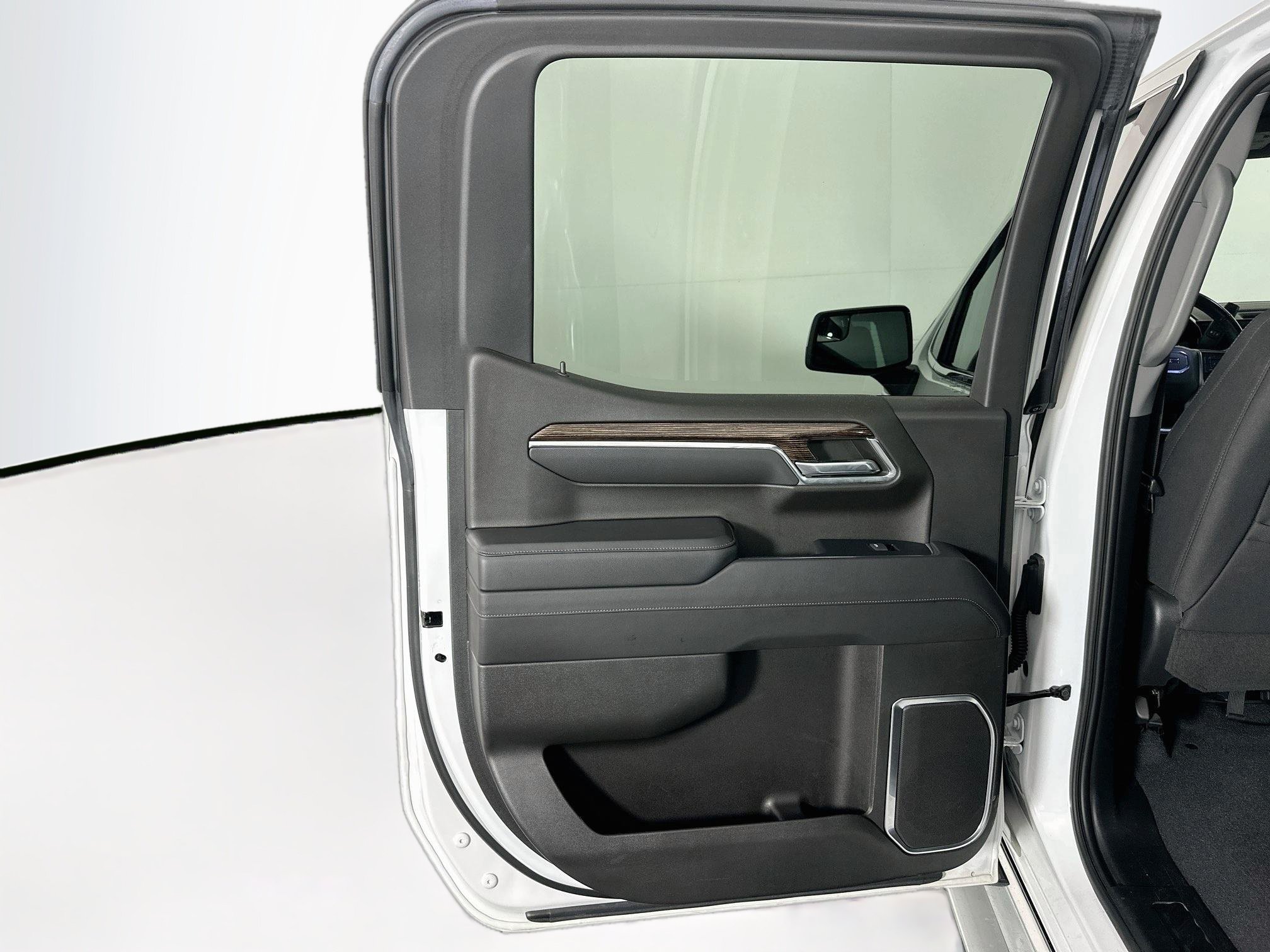 Used 2023 GMC Sierra 1500 SLE AWD/4WD image 25