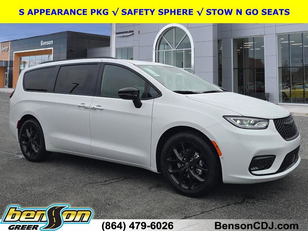 New 2026 Chrysler Pacifica Select w/ S Appearance Package