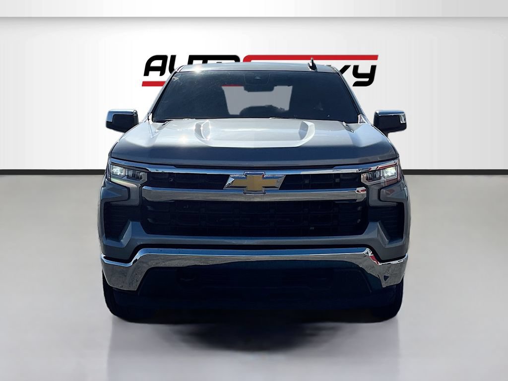 Used 2025 Chevrolet Silverado 1500 LT AWD/4WD image 2