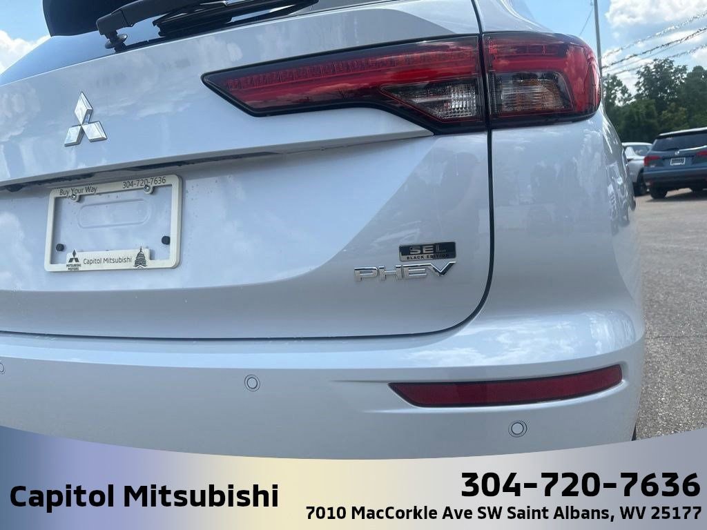 New 2025 Mitsubishi Outlander SEL Black Edition image 13
